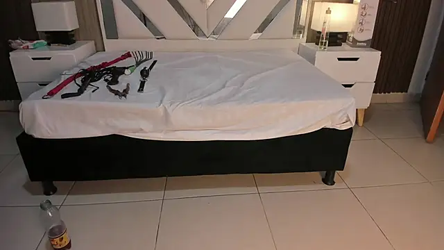 Snapshot of ValentinaThomas chatting on October 11, 9:02 pm ValentinaThomas online show from October 11, 9:02 pm