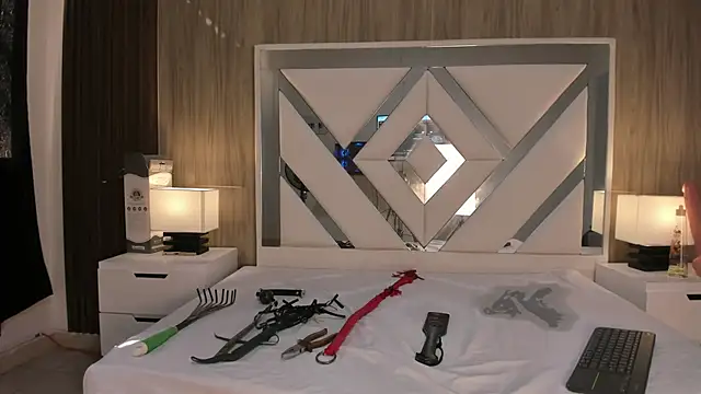 Snapshot of ValentinaThomas chatting on October 17, 7:27 pm ValentinaThomas online show from October 17, 7:27 pm