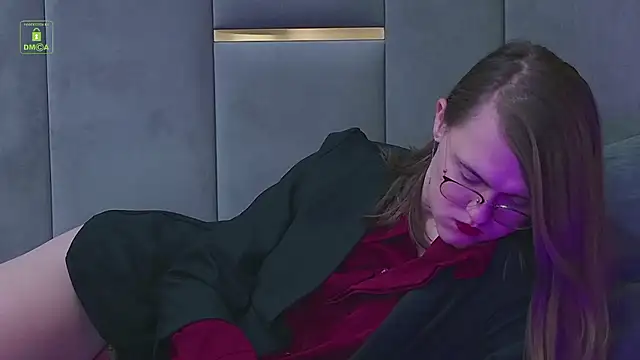 Snapshot of YukoFanee chatting on December 5, 5:06 pm YukoFanee online show from December 5, 5:06 pm