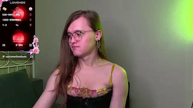 Snapshot of YukoFanee chatting on November 27, 3:47 pm YukoFanee online show from November 27, 3:47 pm