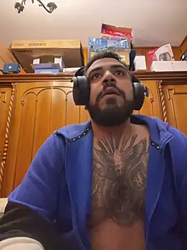 Dikkiduohottt online show from February 26, 11:15 pm