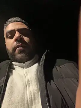 Dikkiduohottt online show from January 18, 4:49 am