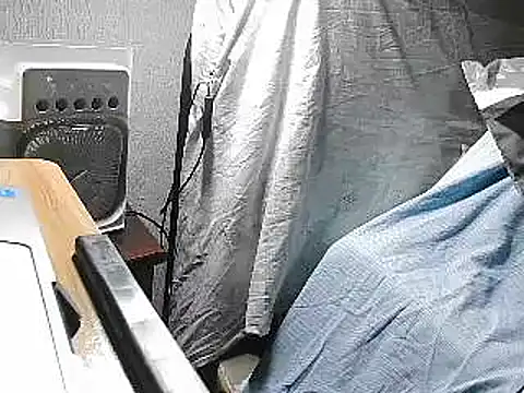 Snapshot of VeneRed chatting on July 3, 11:33 pm VeneRed online show from July 3, 11:33 pm