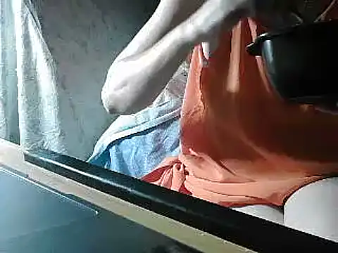 Snapshot of VeneRed chatting on July 20, 6:54 pm VeneRed online show from July 20, 6:54 pm
