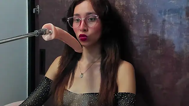 Snapshot of doll_bella_ chatting on February 23, 8:00 pm doll bella online show from February 23, 8:00 pm