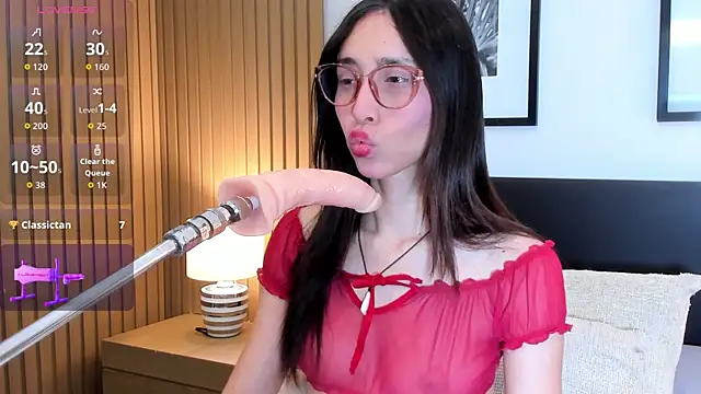 Snapshot of doll_bella_ chatting on June 24, 8:08 pm doll bella online show from June 24, 8:08 pm