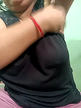 Snapshot of Cute_payal0 chatting on January 6, 8:35 am Cute payal0 online show from January 6, 8:35 am