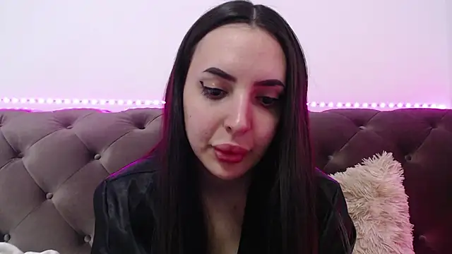 TiffanyPeretz online show from February 18, 11:52 pm