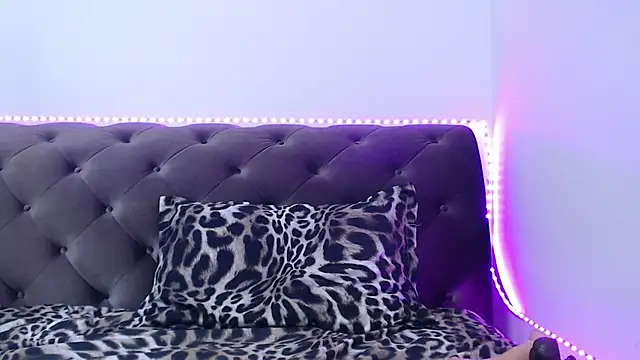 TiffanyPeretz online show from September 21, 12:40 pm