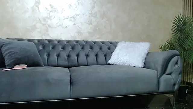 TiffanyPeretz online show from June 27, 5:07 pm