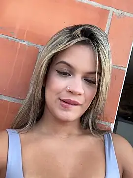 Alisha-Bond online show from January 17, 7:50 pm