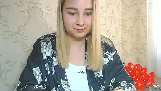 DolphinDreams online show from June 6, 12:32 pm