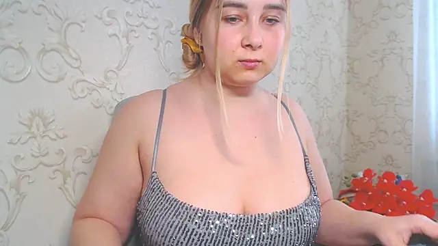DolphinDreams online show from June 14, 11:23 am