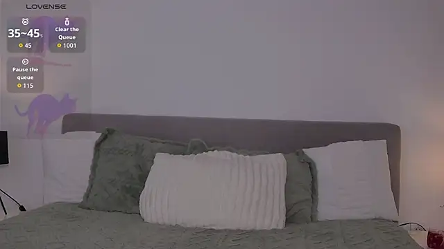 AllisonSky online show from February 4, 2:45 pm