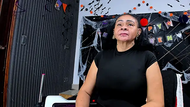 Snapshot of cloee-rabbyt chatting on November 4, 11:20 am cloee-rabbyt online show from November 4, 11:20 am