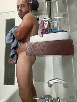 Snapshot of Lecatore80 chatting on June 26, 5:17 pm Lecatore80 online show from June 26, 5:17 pm