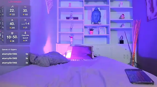 Lucy Williiams online show from February 8, 10:51 pm