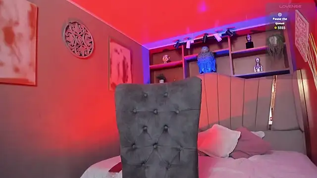 Lucy Williiams online show from October 31, 3:24 pm