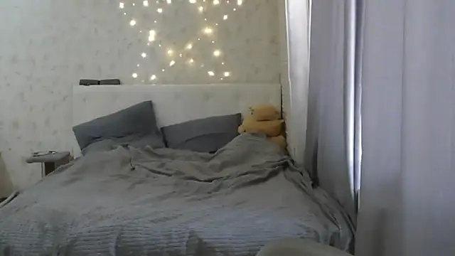 KateBunny online show from June 3, 3:31 am