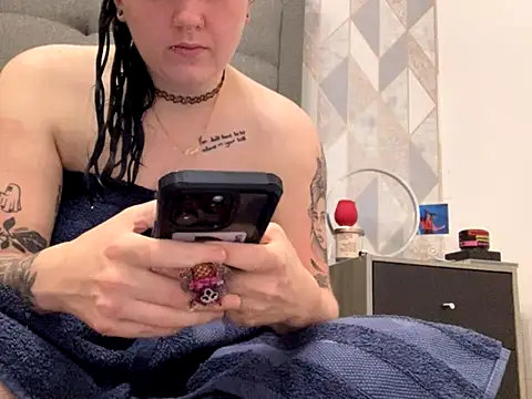 Snapshot of Gothbaby058 chatting on October 15, 11:54 am Gothbaby058 online show from October 15, 11:54 am