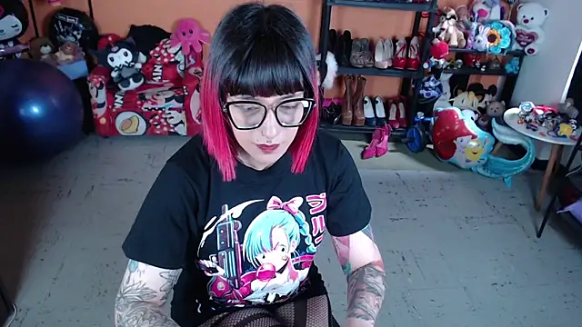 Snapshot of MissMiia2 chatting on November 16, 2:55 pm MissMiia2 online show from November 16, 2:55 pm