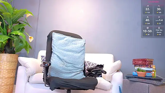 Snapshot of Iker_bigdick chatting on June 20, 7:38 pm Iker bigdick online show from June 20, 7:38 pm