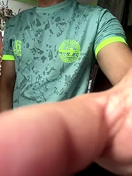 Snapshot of alburt_1996 chatting on September 11, 4:56 am alburt 1996 online show from September 11, 4:56 am