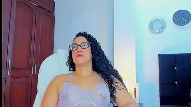 kathyajhonss online show from February 11, 9:25 pm