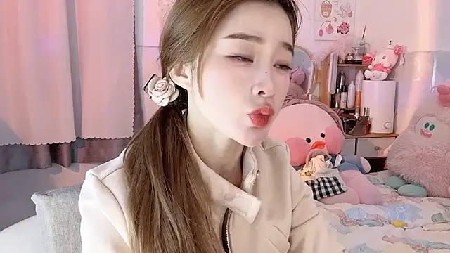 Snapshot of Carly_1 chatting on December 28, 9:42 am Carly 1 online show from December 28, 9:42 am