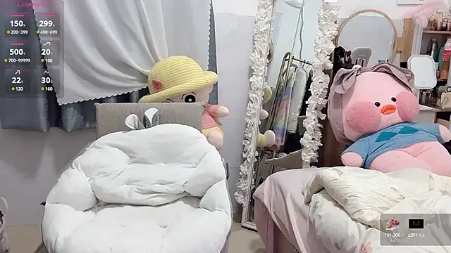 Snapshot of Carly_1 chatting on March 6, 8:08 am Carly 1 online show from March 6, 8:08 am