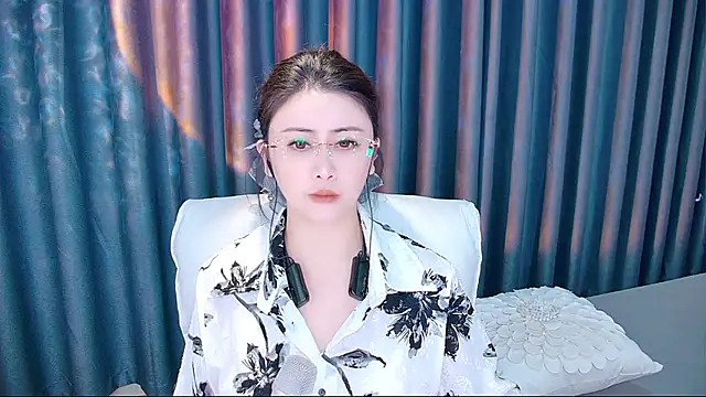 Snapshot of Daisy7_11 chatting on November 8, 1:22 pm Daisy7 11 online show from November 8, 1:22 pm