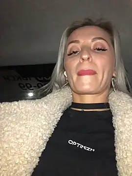 Snapshot of Diamond_Bunny_ chatting on December 25, 4:00 pm Diamond Bunny online show from December 25, 4:00 pm