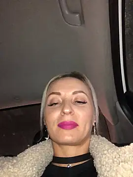 Snapshot of Diamond_Bunny_ chatting on January 4, 4:00 pm Diamond Bunny online show from January 4, 4:00 pm