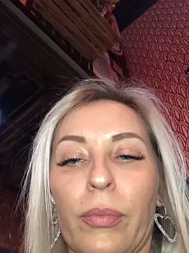 Snapshot of Diamond_Bunny_ chatting on January 8, 4:11 pm Diamond Bunny online show from January 8, 4:11 pm