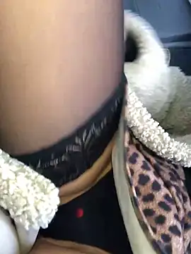 Snapshot of Diamond_Bunny_ chatting on January 11, 10:29 am Diamond Bunny online show from January 11, 10:29 am