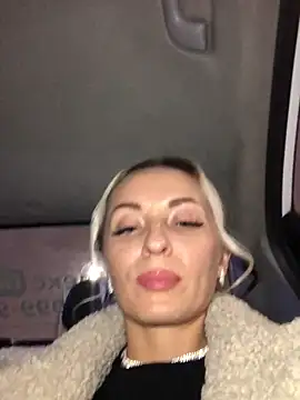 Snapshot of Diamond_Bunny_ chatting on January 14, 6:28 pm Diamond Bunny online show from January 14, 6:28 pm