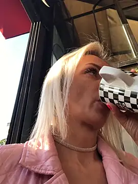 Snapshot of Diamond_Bunny_ chatting on January 27, 1:41 pm Diamond Bunny online show from January 27, 1:41 pm