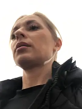 Snapshot of Diamond_Bunny_ chatting on February 4, 2:32 pm Diamond Bunny online show from February 4, 2:32 pm