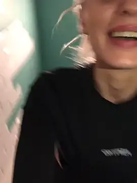 Snapshot of Diamond_Bunny_ chatting on February 4, 5:34 pm Diamond Bunny online show from February 4, 5:34 pm