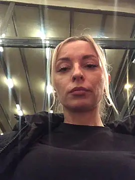 Snapshot of Diamond_Bunny_ chatting on February 17, 5:32 pm Diamond Bunny online show from February 17, 5:32 pm