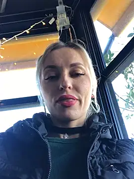 Snapshot of Diamond_Bunny_ chatting on February 22, 12:29 pm Diamond Bunny online show from February 22, 12:29 pm