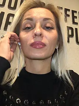 Snapshot of Diamond_Bunny_ chatting on February 25, 4:00 pm Diamond Bunny online show from February 25, 4:00 pm