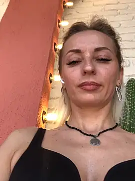 Snapshot of Diamond_Bunny_ chatting on March 14, 12:51 pm Diamond Bunny online show from March 14, 12:51 pm