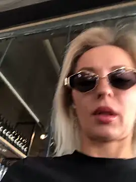 Snapshot of Diamond_Bunny_ chatting on March 18, 11:19 am Diamond Bunny online show from March 18, 11:19 am