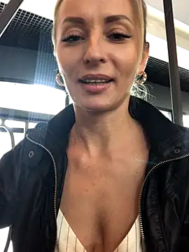 Snapshot of Diamond_Bunny_ chatting on September 23, 4:32 pm Diamond Bunny online show from September 23, 4:32 pm