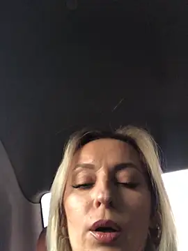 Snapshot of Diamond_Bunny_ chatting on October 25, 3:07 pm Diamond Bunny online show from October 25, 3:07 pm