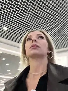 Snapshot of Diamond_Bunny_ chatting on November 13, 4:06 pm Diamond Bunny online show from November 13, 4:06 pm