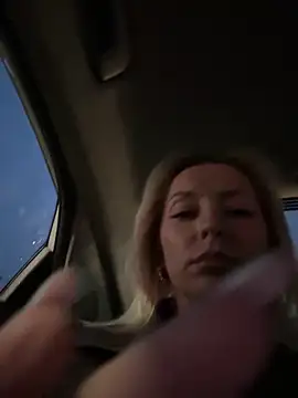 Snapshot of Diamond_Bunny_ chatting on November 17, 2:56 pm Diamond Bunny online show from November 17, 2:56 pm