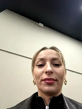 Snapshot of Diamond_Bunny_ chatting on November 20, 3:34 pm Diamond Bunny online show from November 20, 3:34 pm