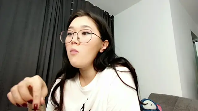 Snapshot of Jennatyan chatting on December 31, 2:29 am Jennatyan online show from December 31, 2:29 am